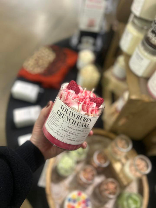 22 oz Strawberry Crunch Cake