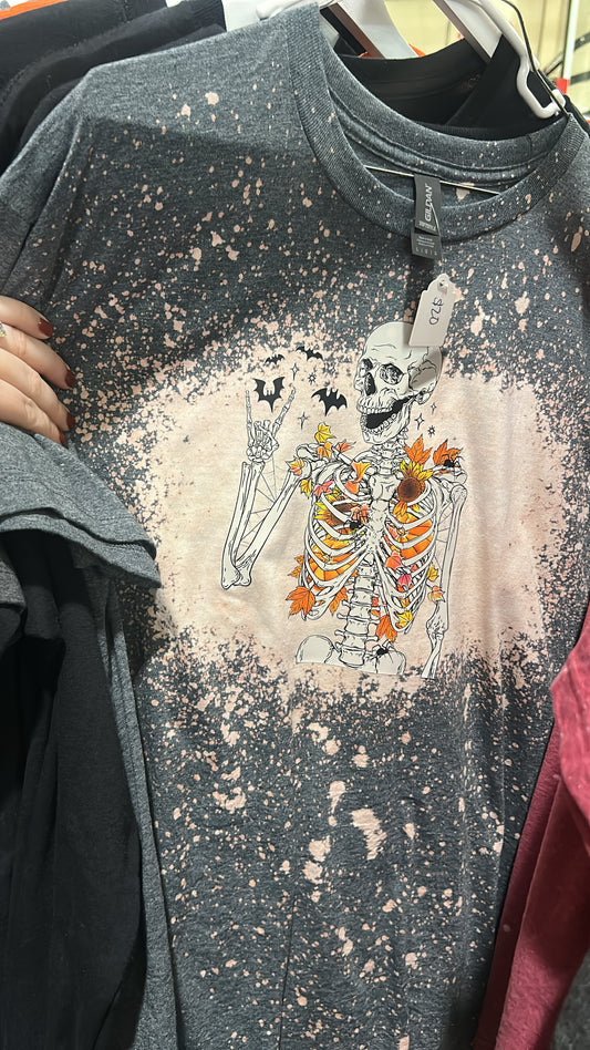 Large- Skull leaves Tee